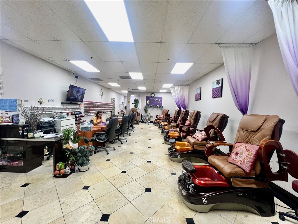 1810 W Whittier Blvd Property Photo 3