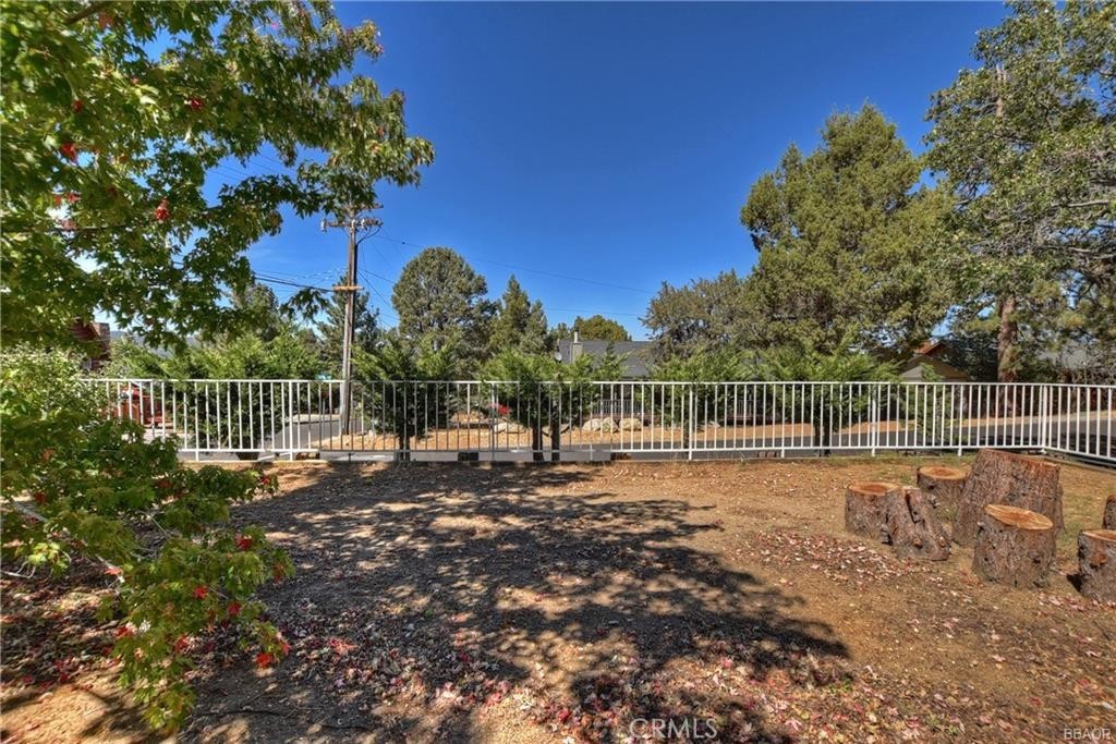 1394 Flintridge Avenue Property Photo 10