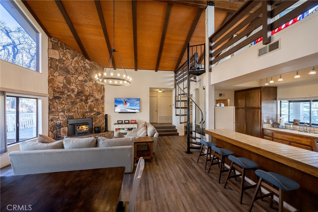 1394 Flintridge Avenue Property Photo 16