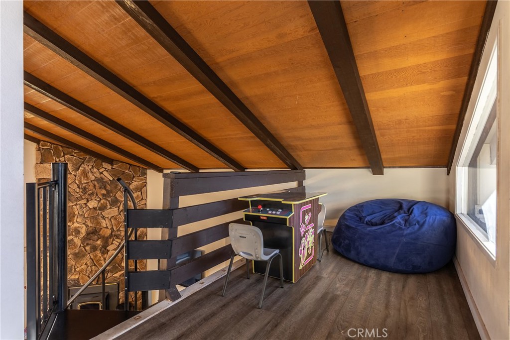 1394 Flintridge Avenue Property Photo 24