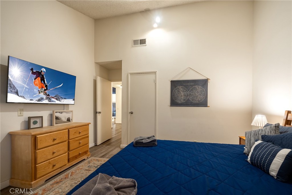 1394 Flintridge Avenue Property Photo 33