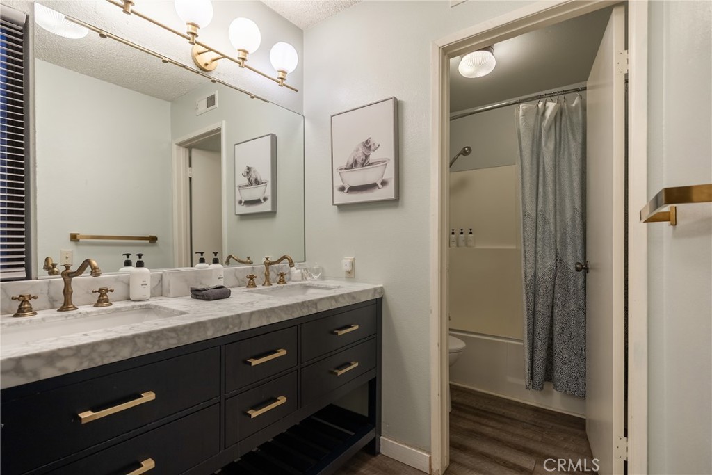 1394 Flintridge Avenue Property Photo 36