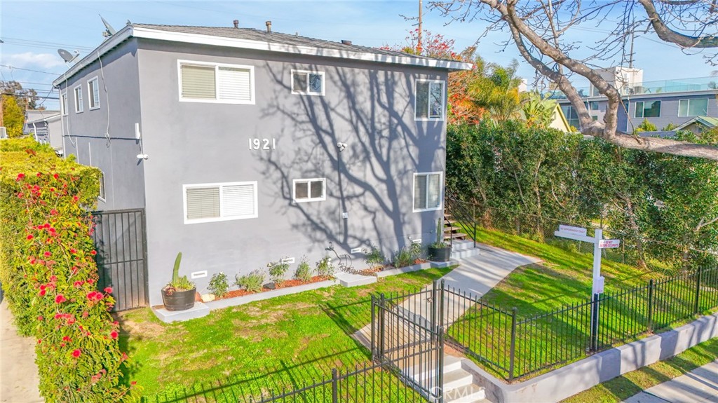 1921 19th Street Property Photo 2