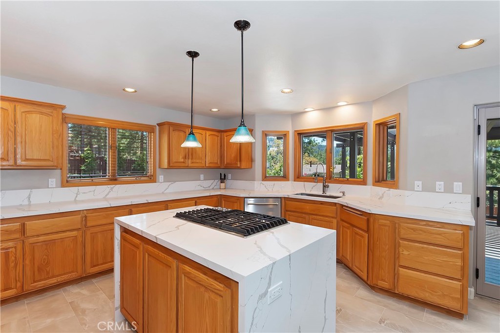 727 Villa Grove Avenue Property Photo 15
