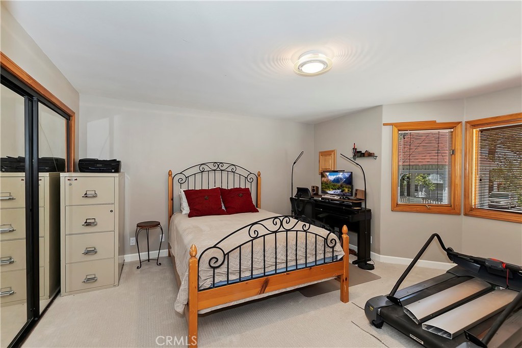 727 Villa Grove Avenue Property Photo 37