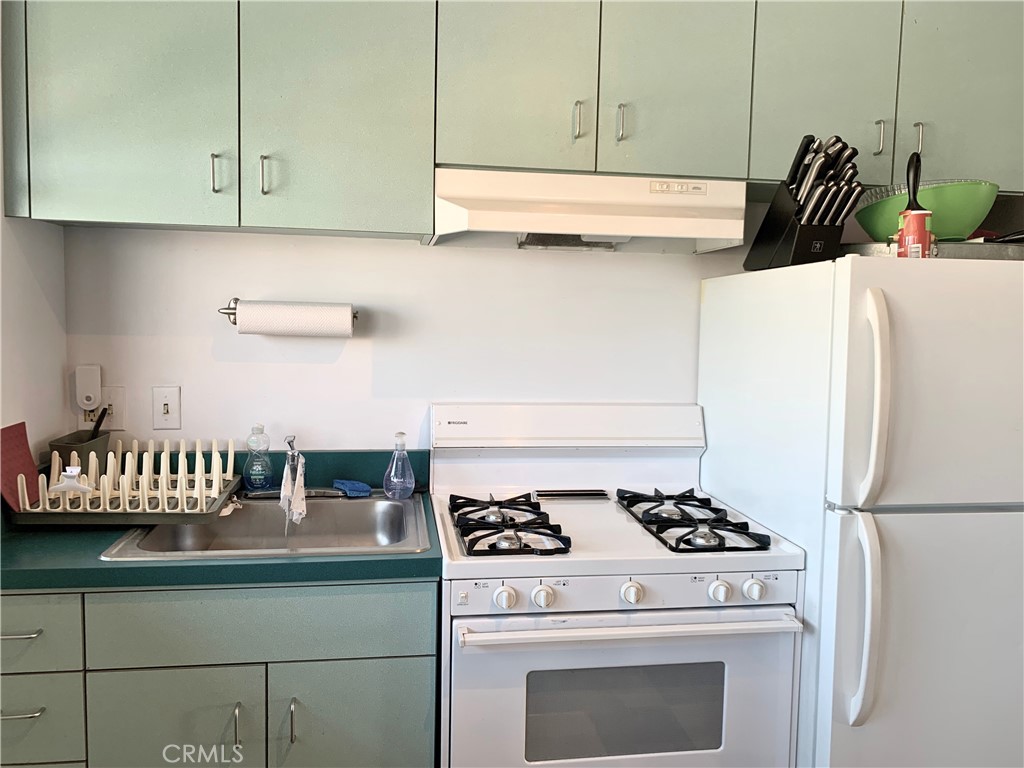 1452 W 9th Street Unit B Property Photo 9