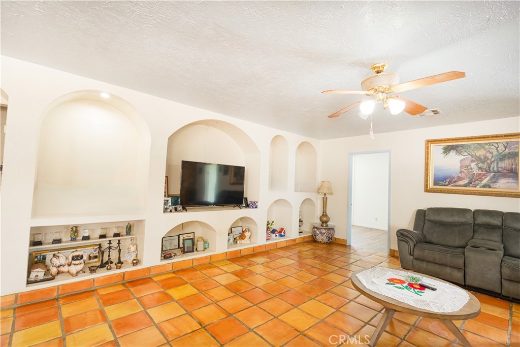 7165 Lyons Avenue Property Photo 10