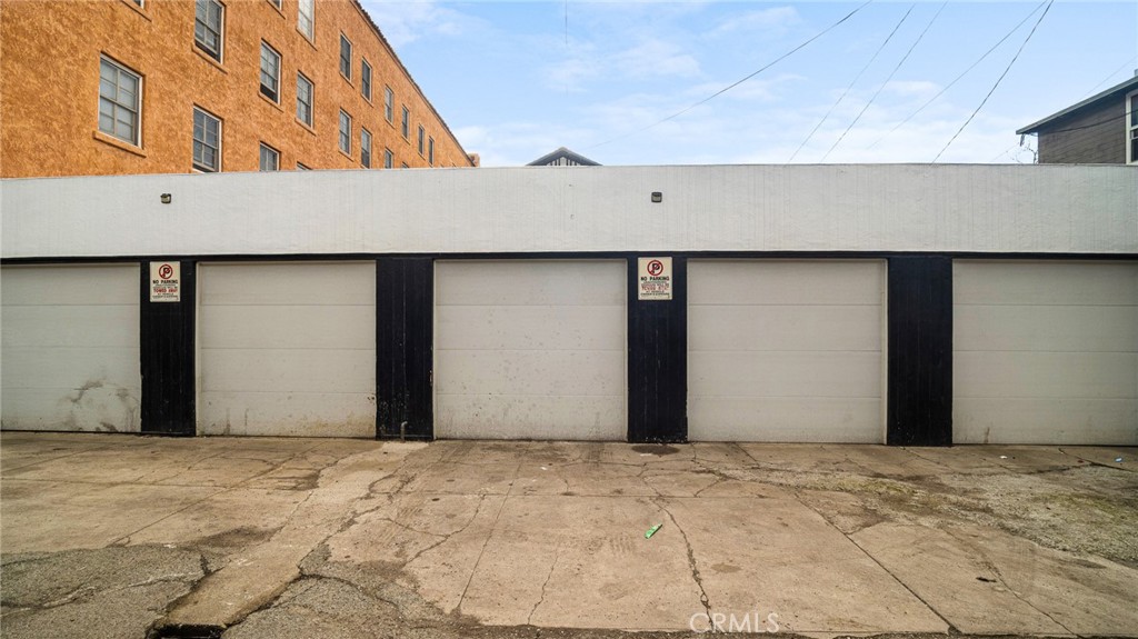 237 W 6th Street Property Photo 37