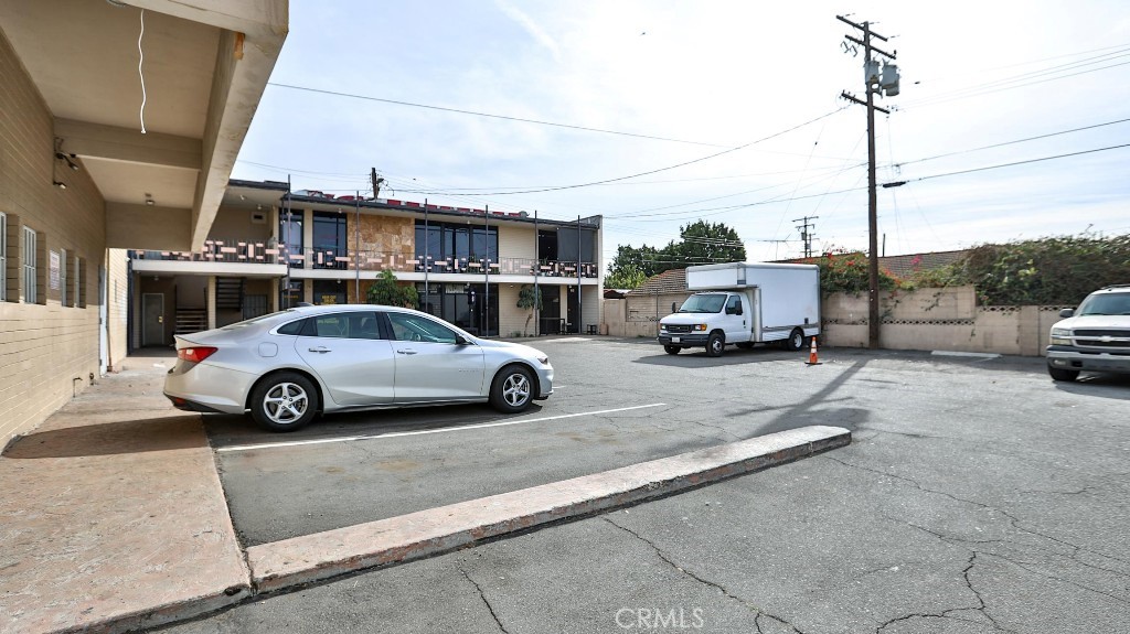 2010 W Lincoln Avenue Property Photo 10