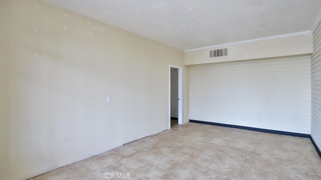 2010 W Lincoln Avenue Property Photo 27