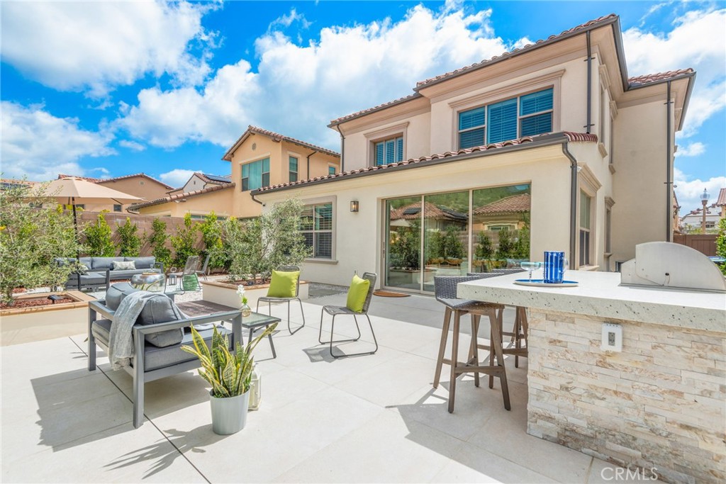 131 Albero Property Photo 1