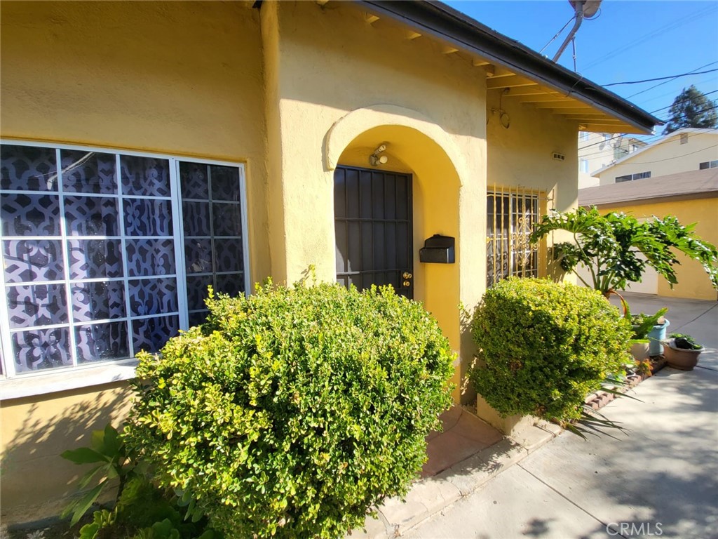 1240 S Muirfield Road Property Photo 7