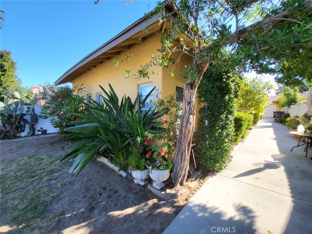 1240 S Muirfield Road Property Photo 9
