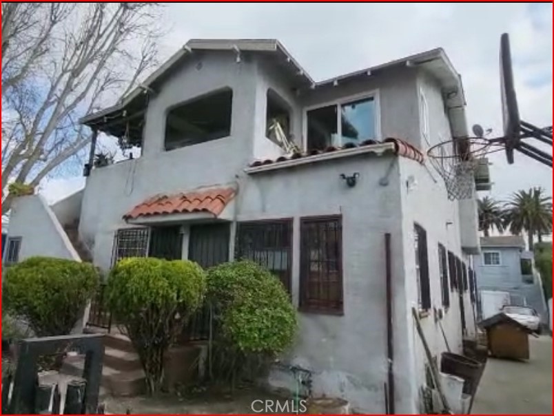 2720 S Sycamore Avenue Property Photo