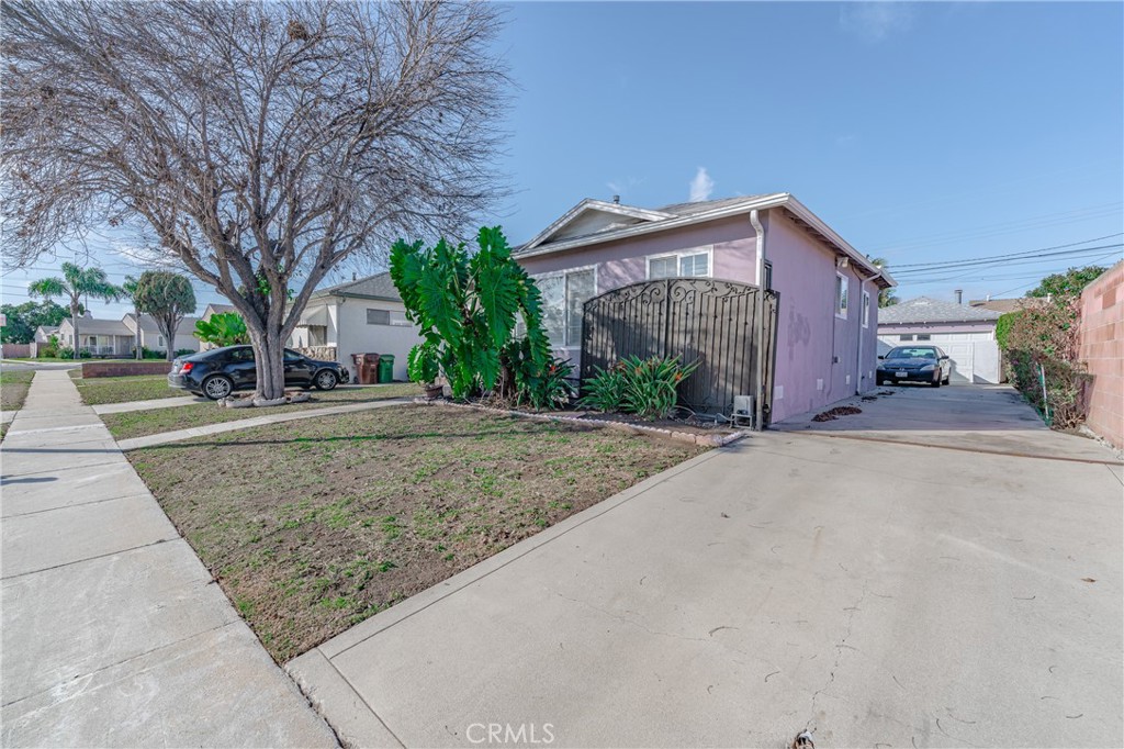 1805 W Brazil Street Property Photo 2