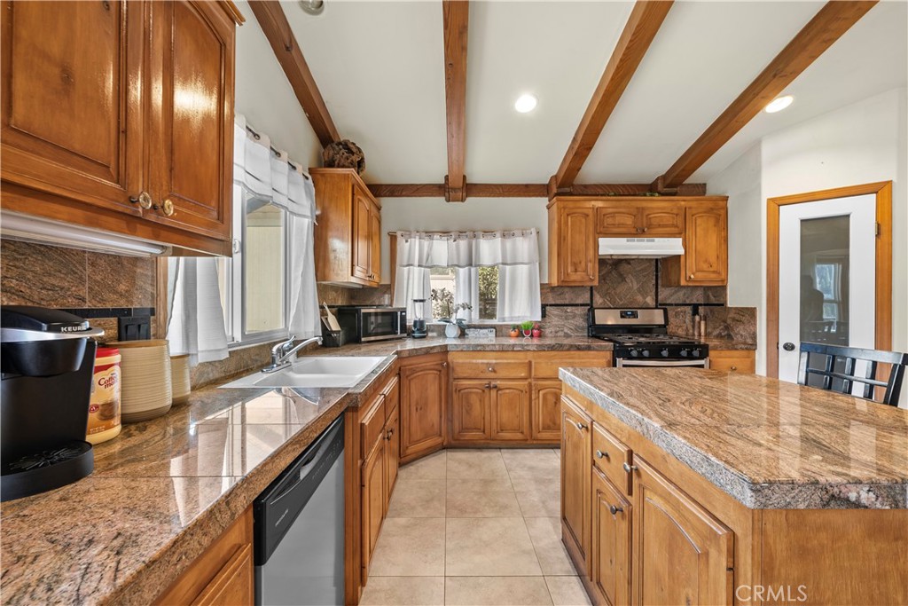 820 Arbula Drive Property Photo 11