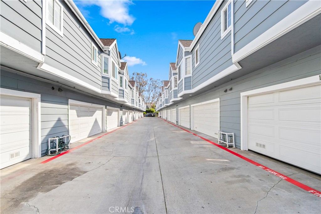 812 N Inglewood Avenue 6 Property Photo 1