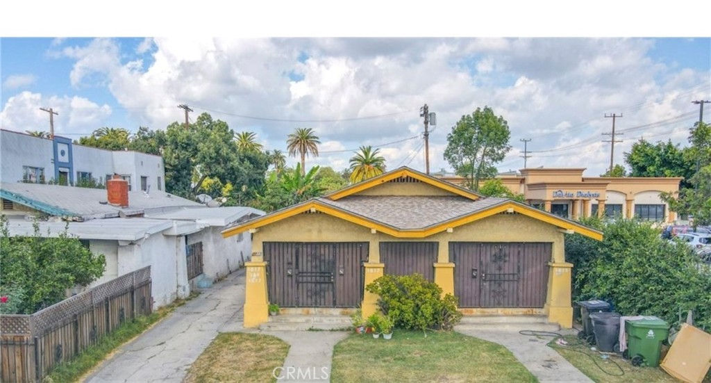1615 W 39th Place Property Photo