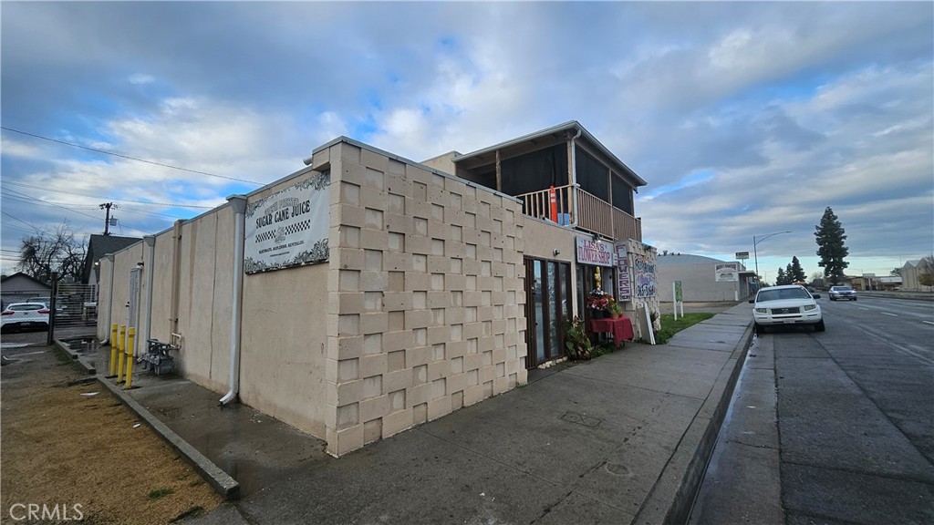 231 California Avenue Property Photo