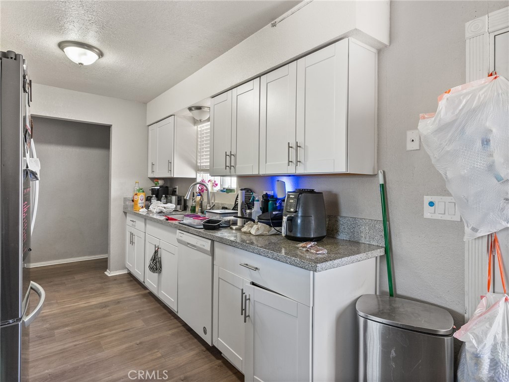 11105 A Avenue Property Photo 5