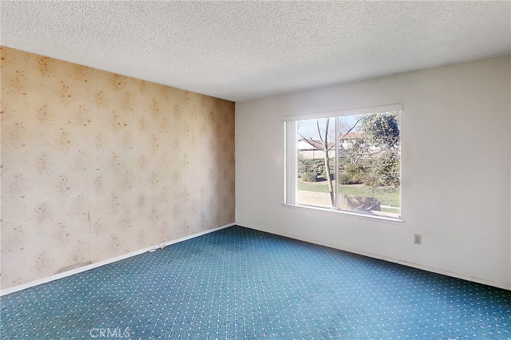 1204 W Victoria Street Property Photo 12