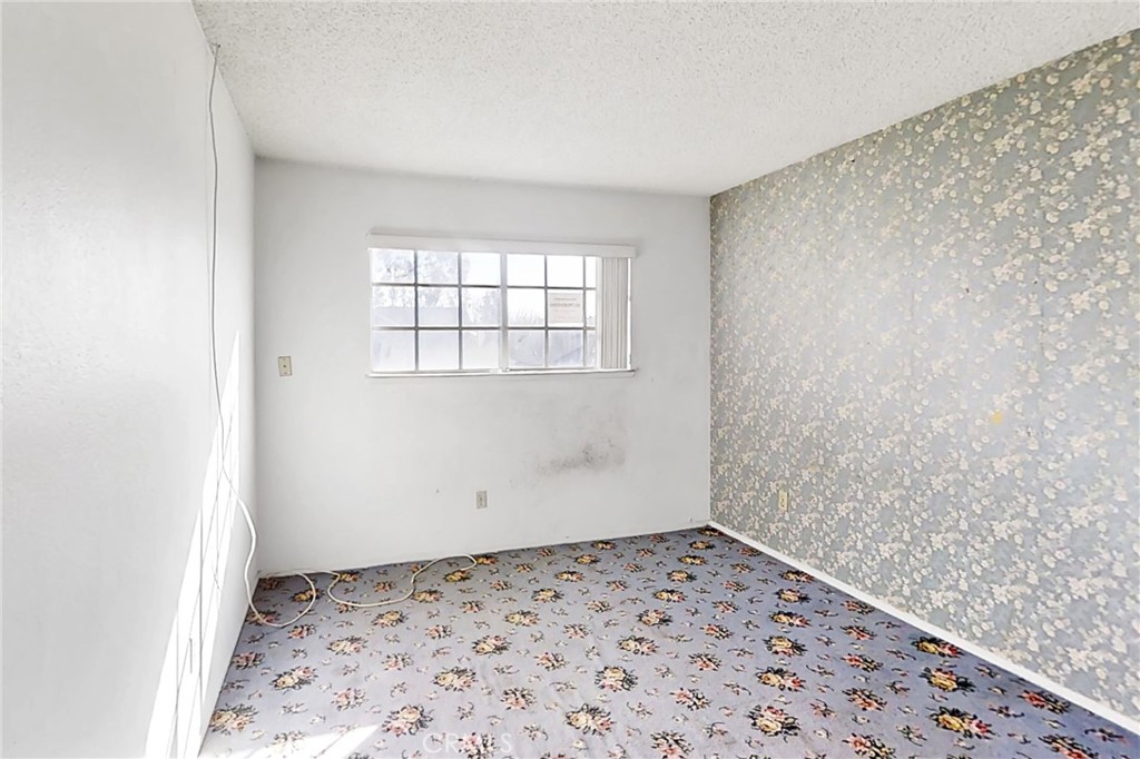 1204 W Victoria Street Property Photo 14