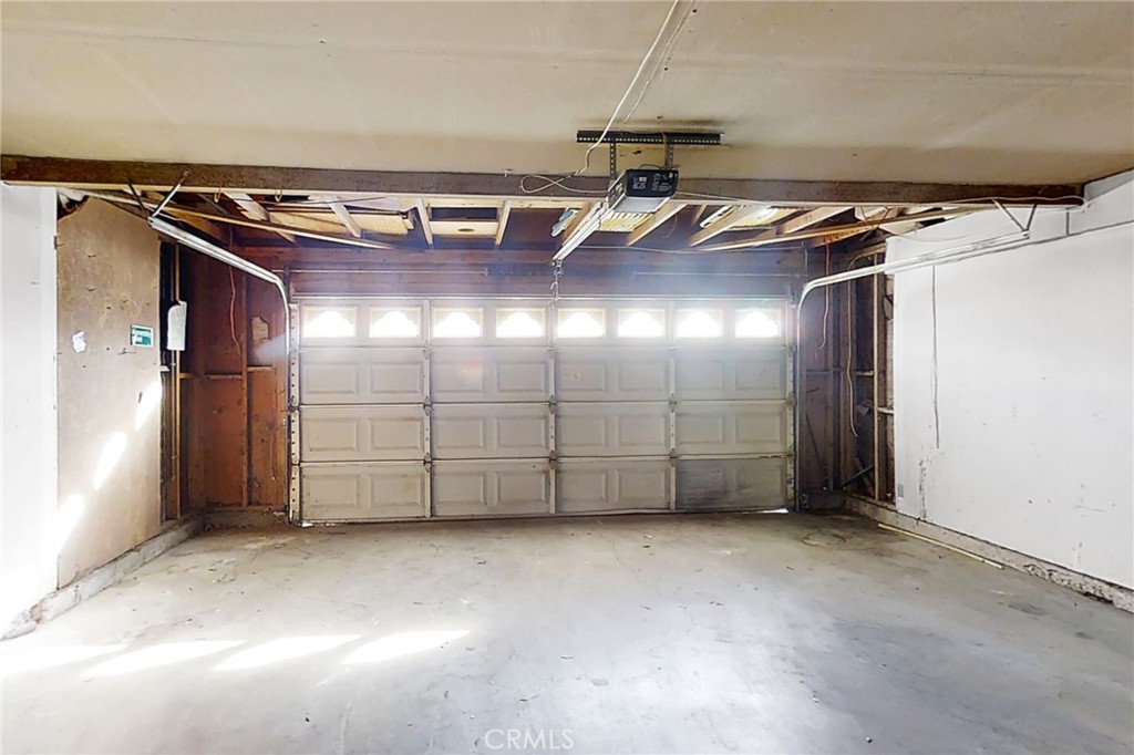 1204 W Victoria Street Property Photo 16