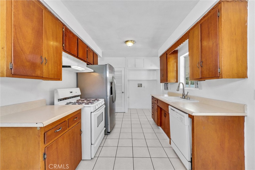1960 Gregory Avenue Property Photo 11
