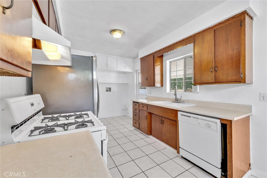 1960 Gregory Avenue Property Photo 12