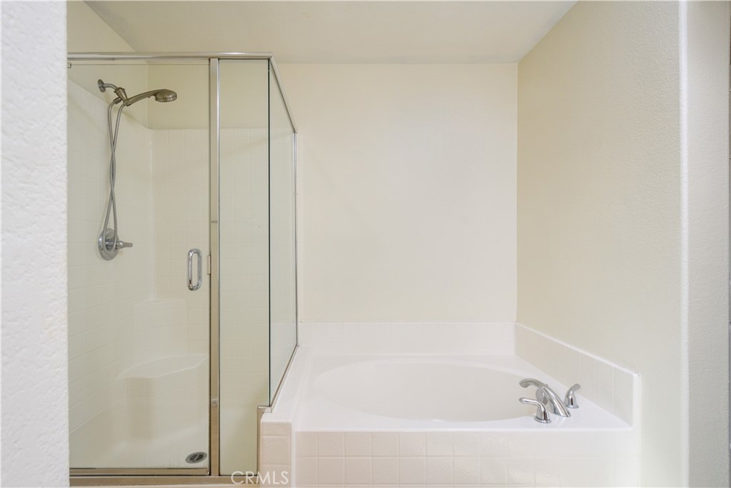16442 El Revino Drive Property Photo 14