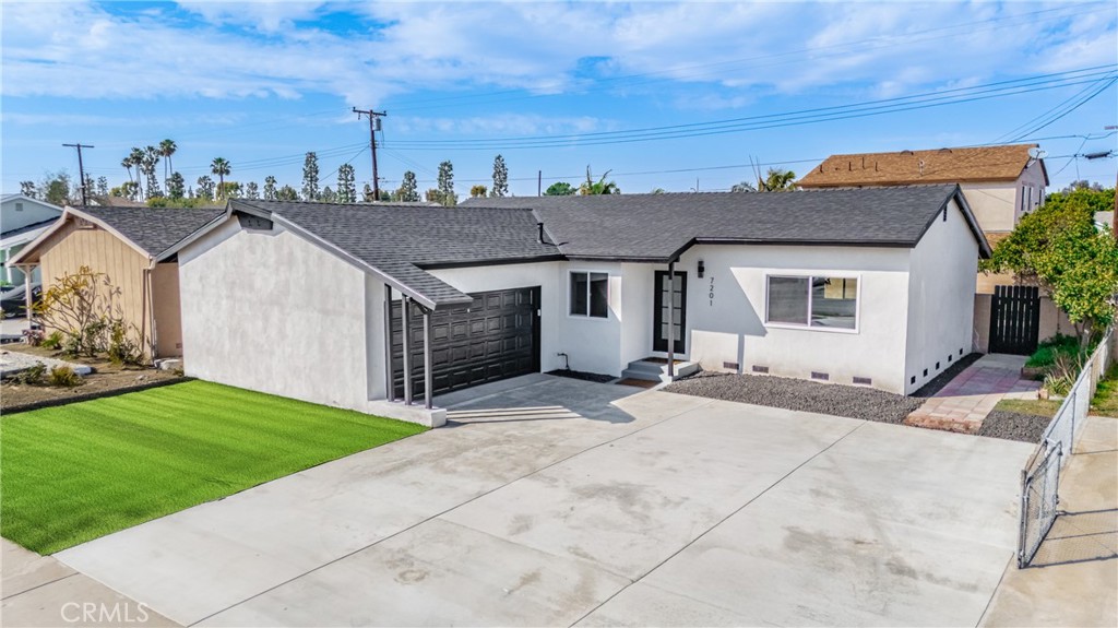 7201 Cerritos Ave Property Photo