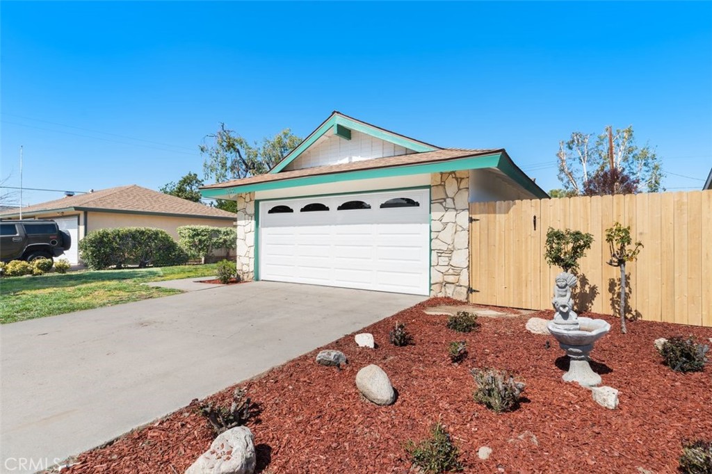 18531 Woodwind Lane Property Photo 3