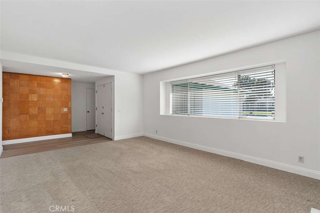 18531 Woodwind Lane Property Photo 6