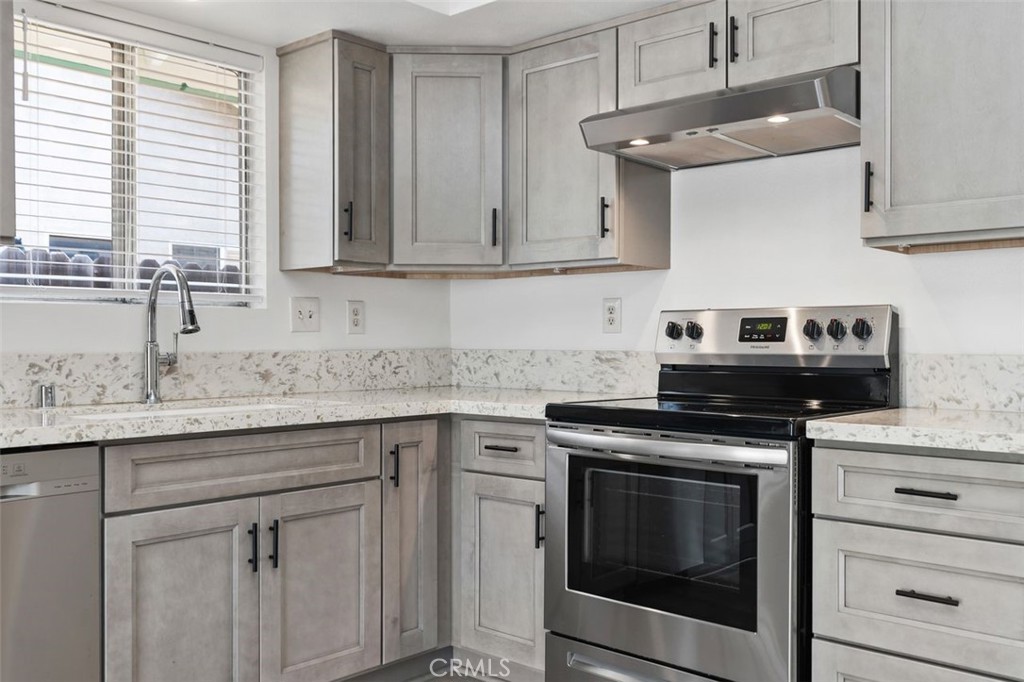 18531 Woodwind Lane Property Photo 12