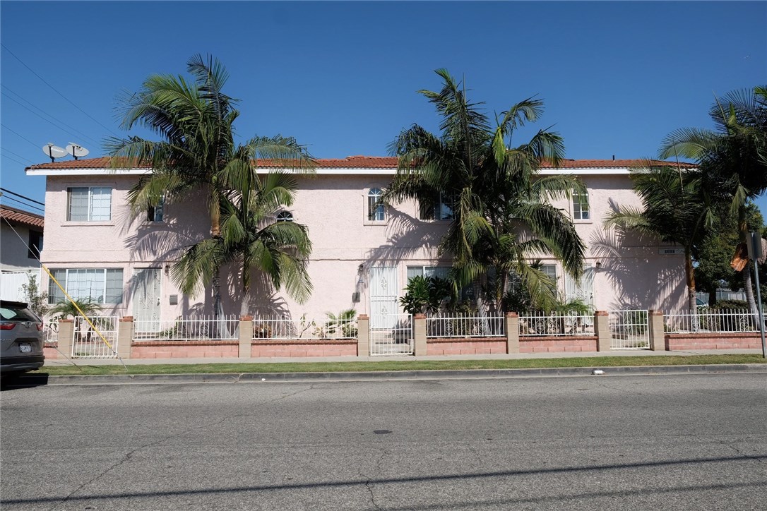 11957 207th Street B Property Photo
