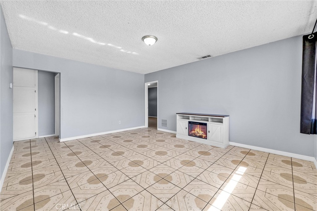 1474 W 9th Street Property Photo 3