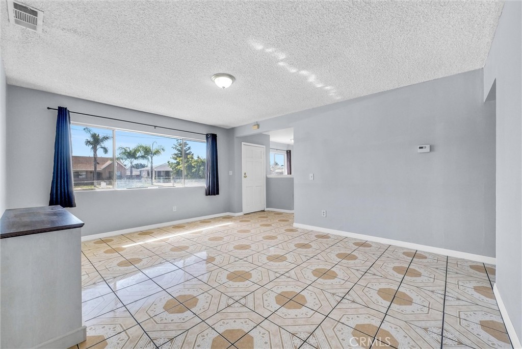 1474 W 9th Street Property Photo 4