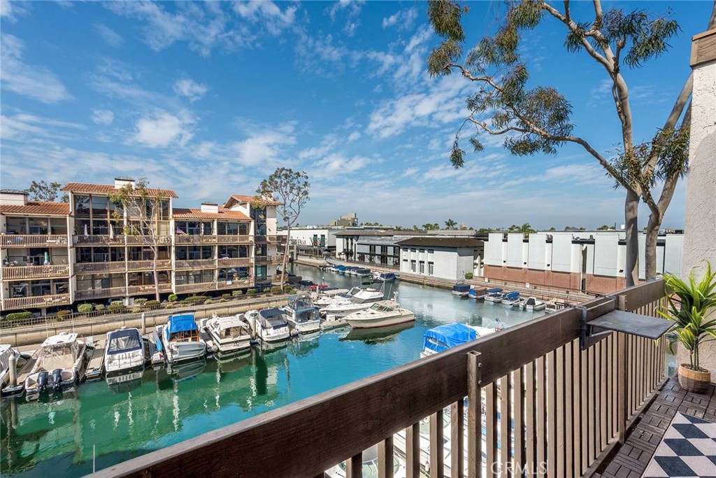 9331 Marina Pacifica Dr N Property Photo 1