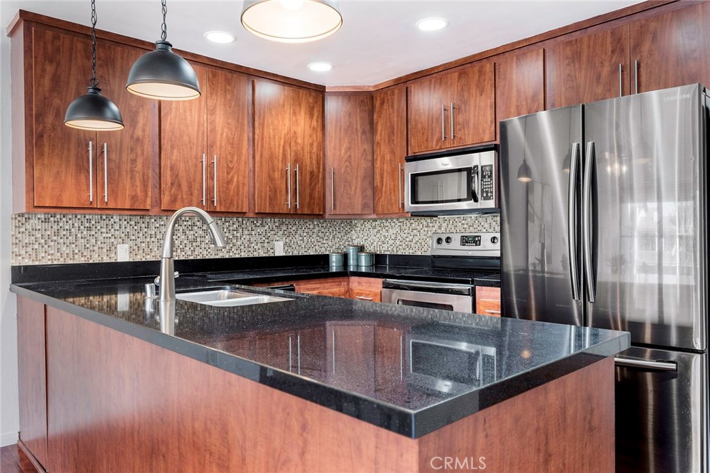 9331 Marina Pacifica Dr N Property Photo 5
