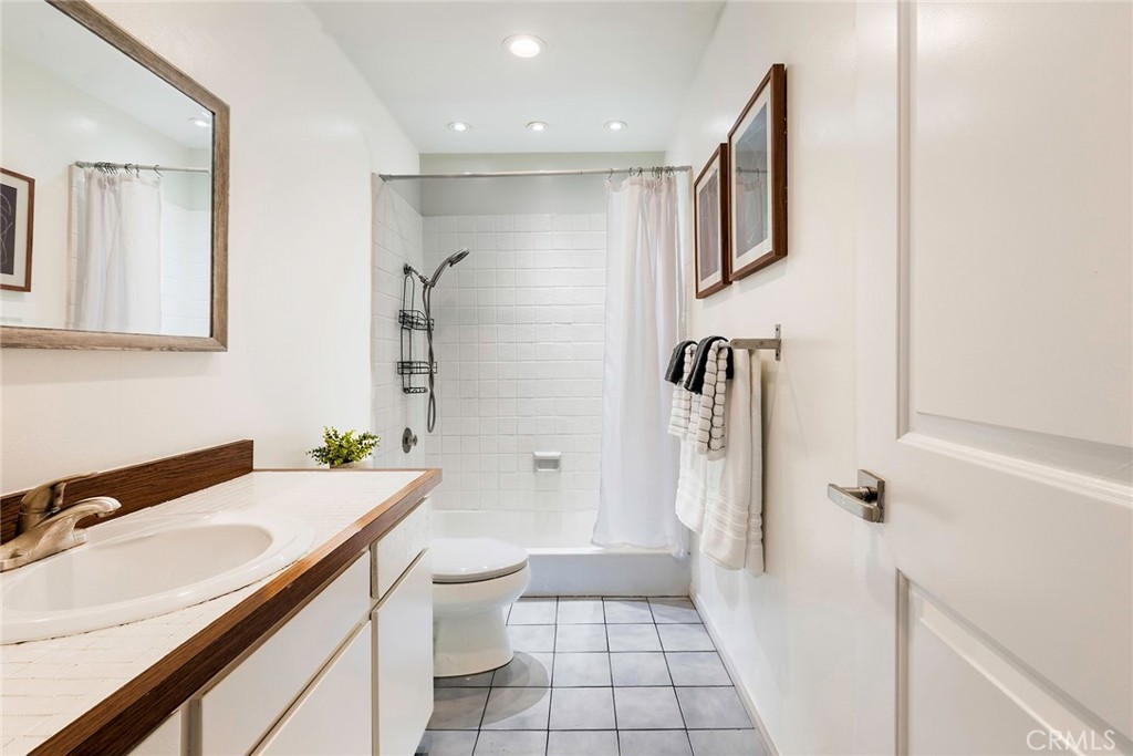 9331 Marina Pacifica Dr N Property Photo 15