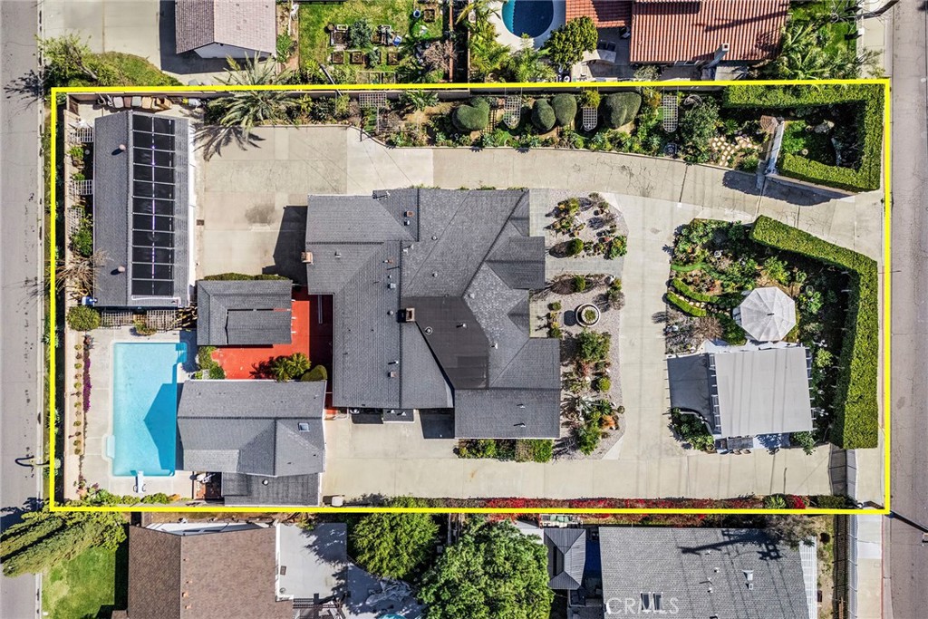 17841 Collins Avenue Property Photo