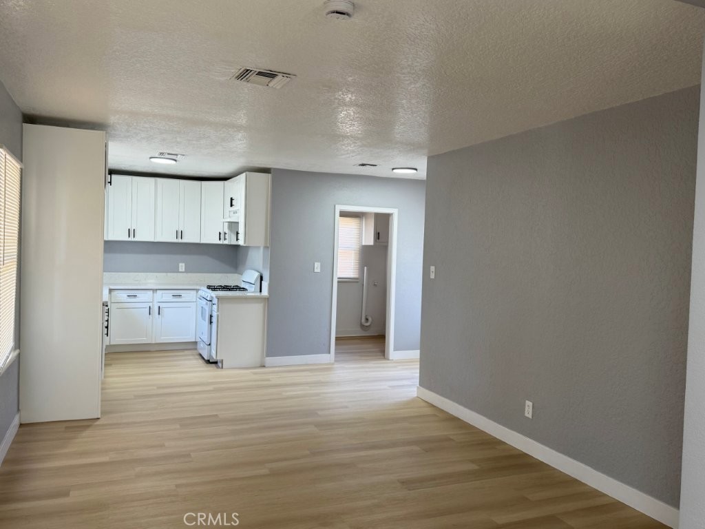 3015 Serrano Road Property Photo 5