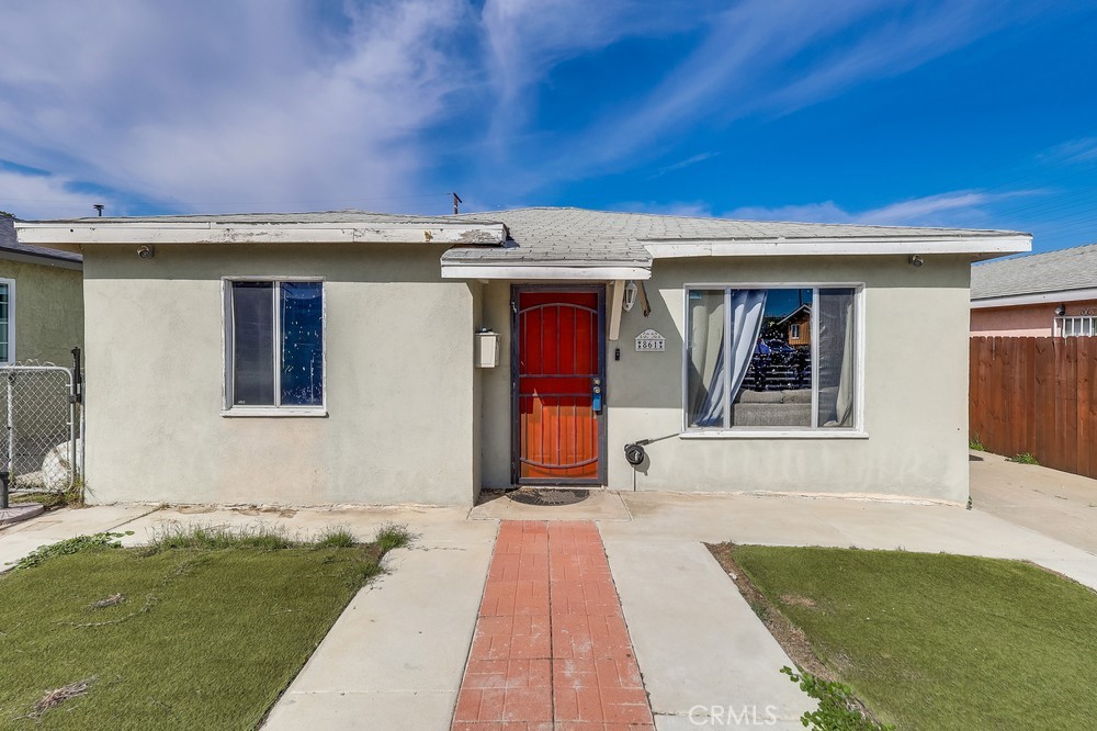861 E Realty Street Property Photo