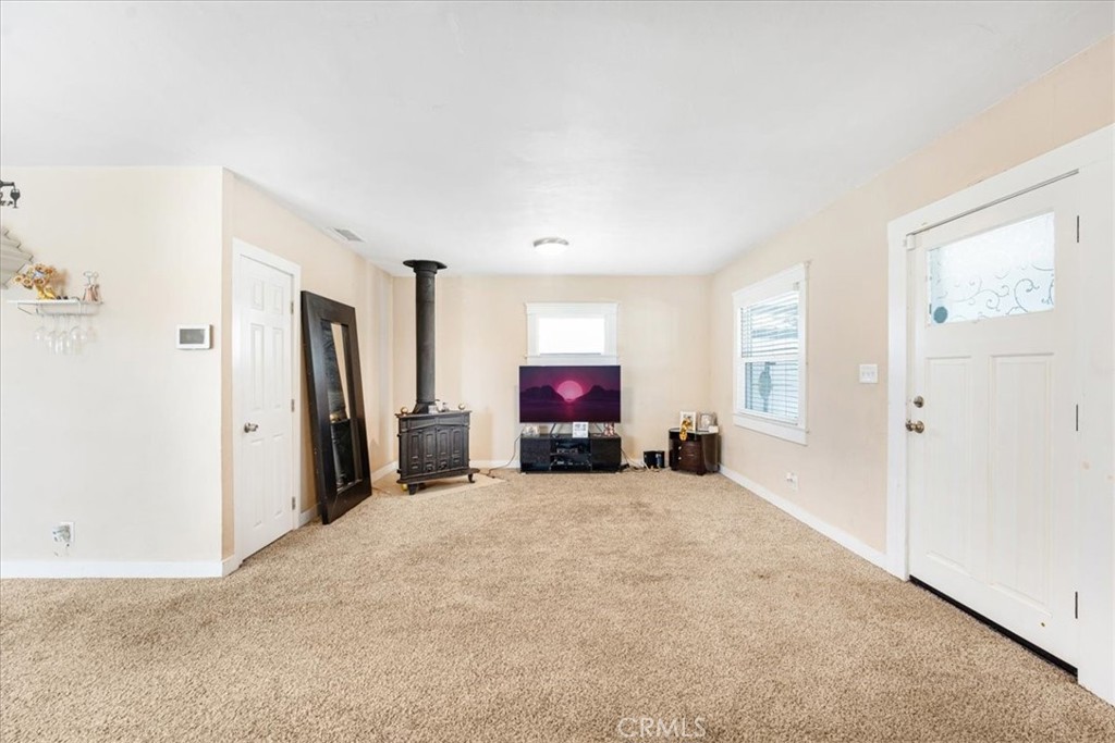 3040 N F Street Property Photo 4