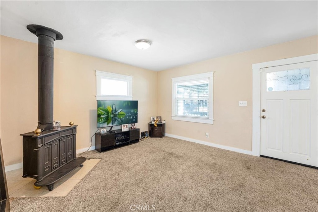 3040 N F Street Property Photo 7