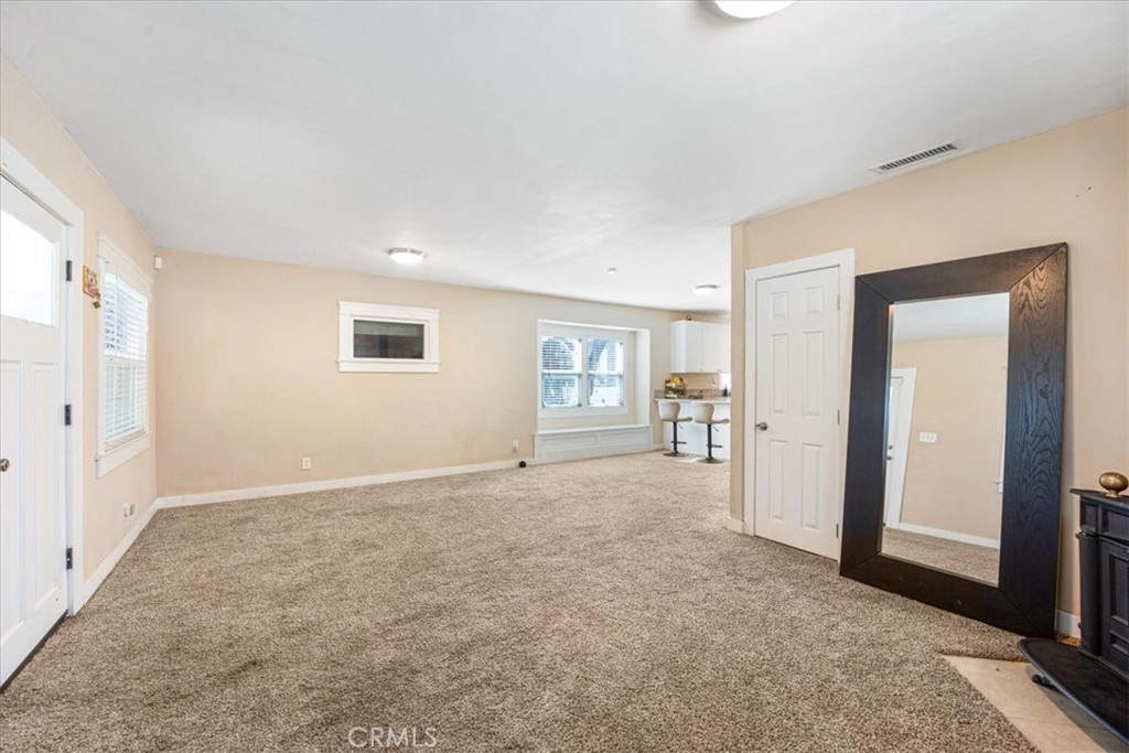 3040 N F Street Property Photo 9