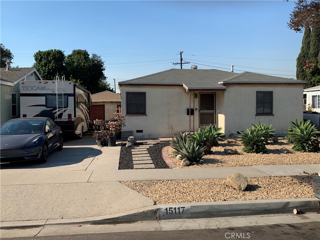 15117 Leahy Avenue Property Photo