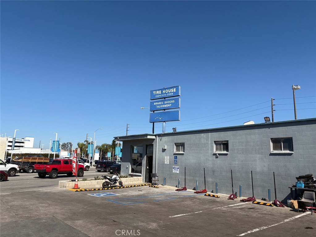 1818 W Redondo Beach Boulevard Property Photo 11