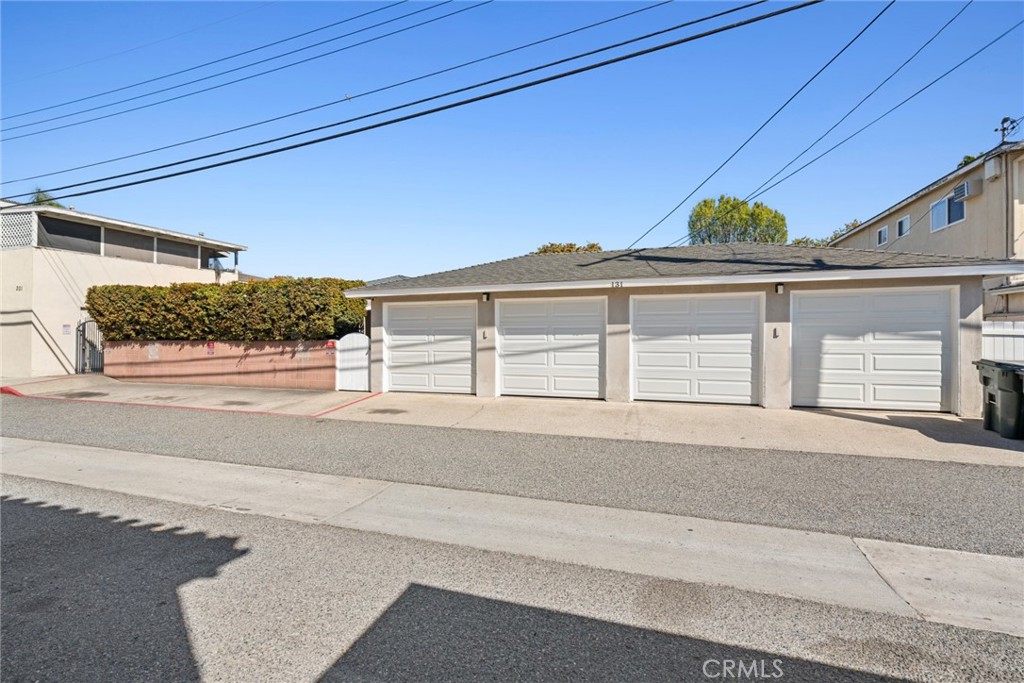 131 N Montague Avenue Property Photo 6