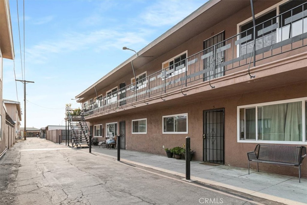 4426 Clara Street Property Photo 4